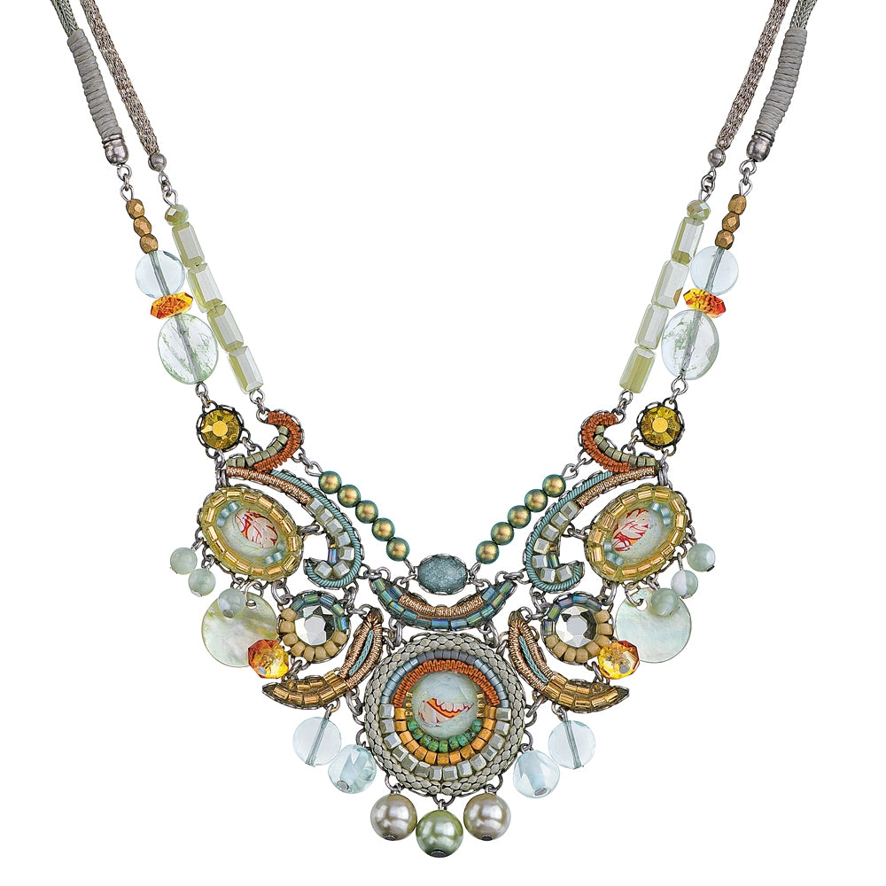 Rhine Amaryllis Necklace-0