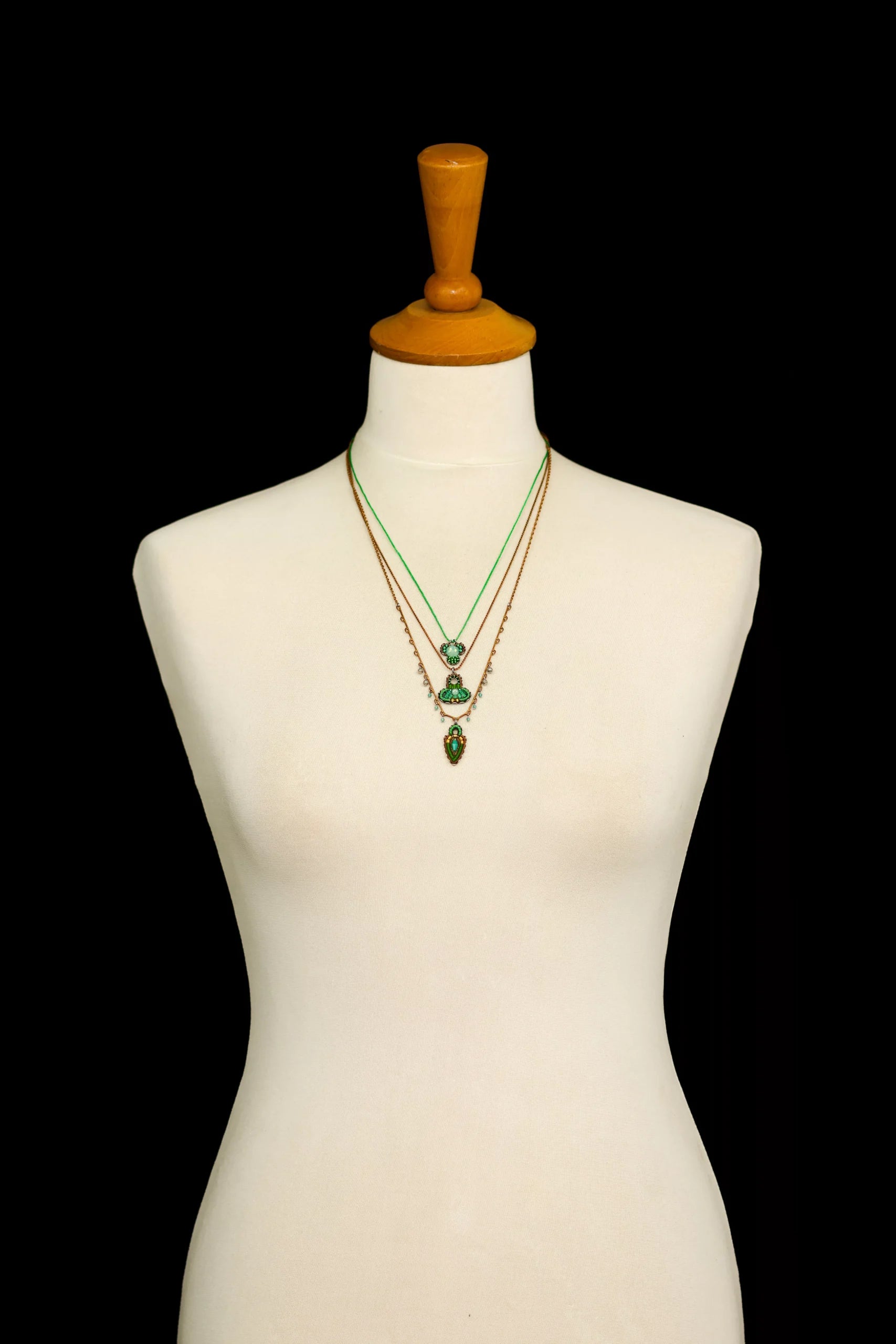 Green Long Necklace Grassland Set, Lea jewelry bust C3461B